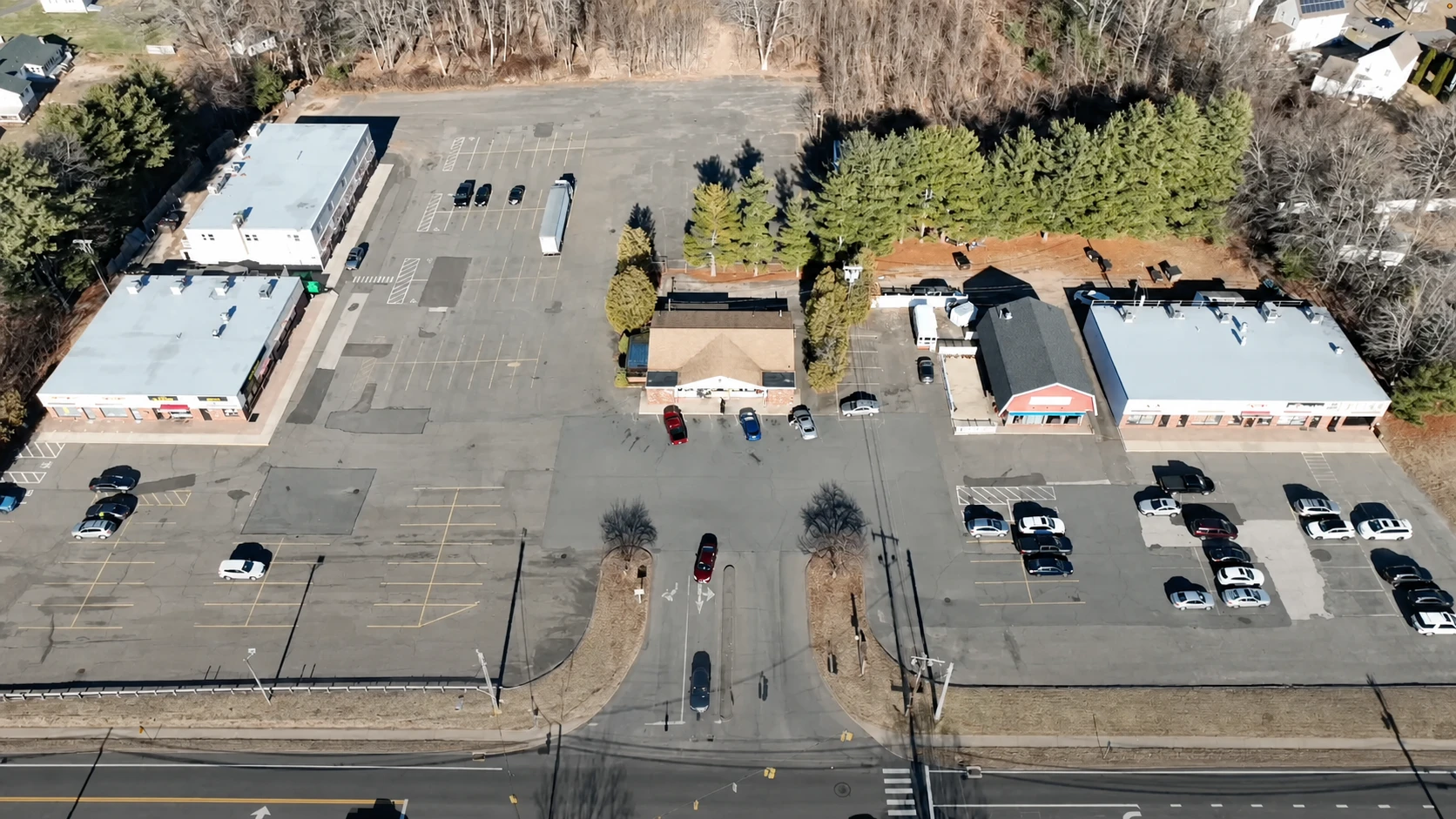 Five-Building Retail-Office Complex in South Windsor Fetches $2M
