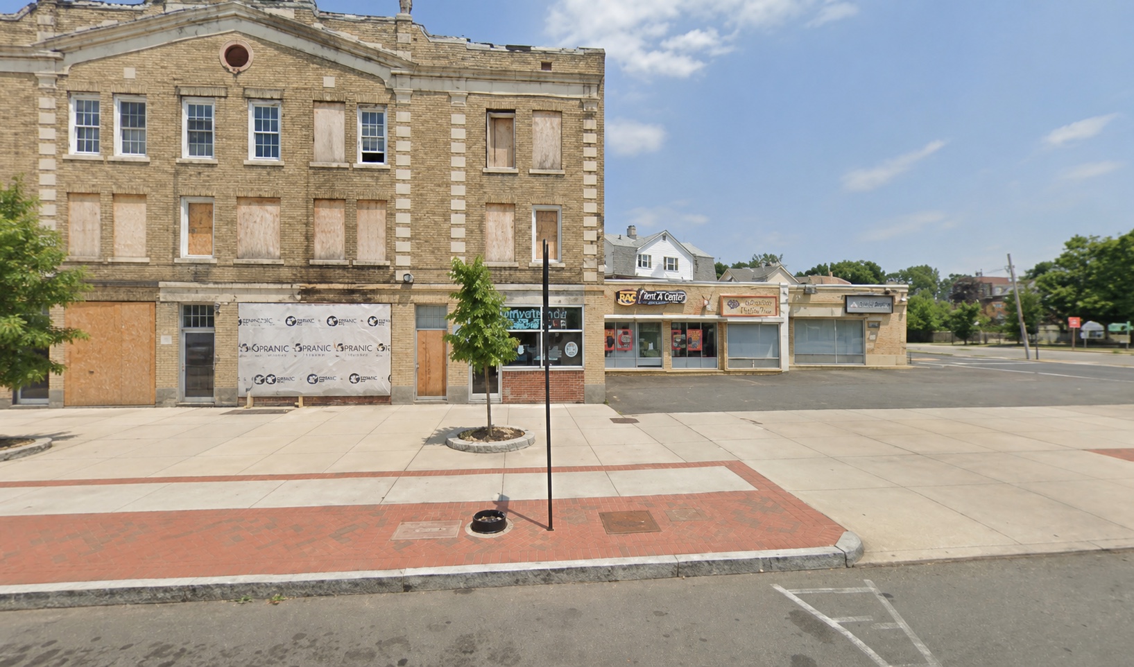690 Albany Avenue, Hartford