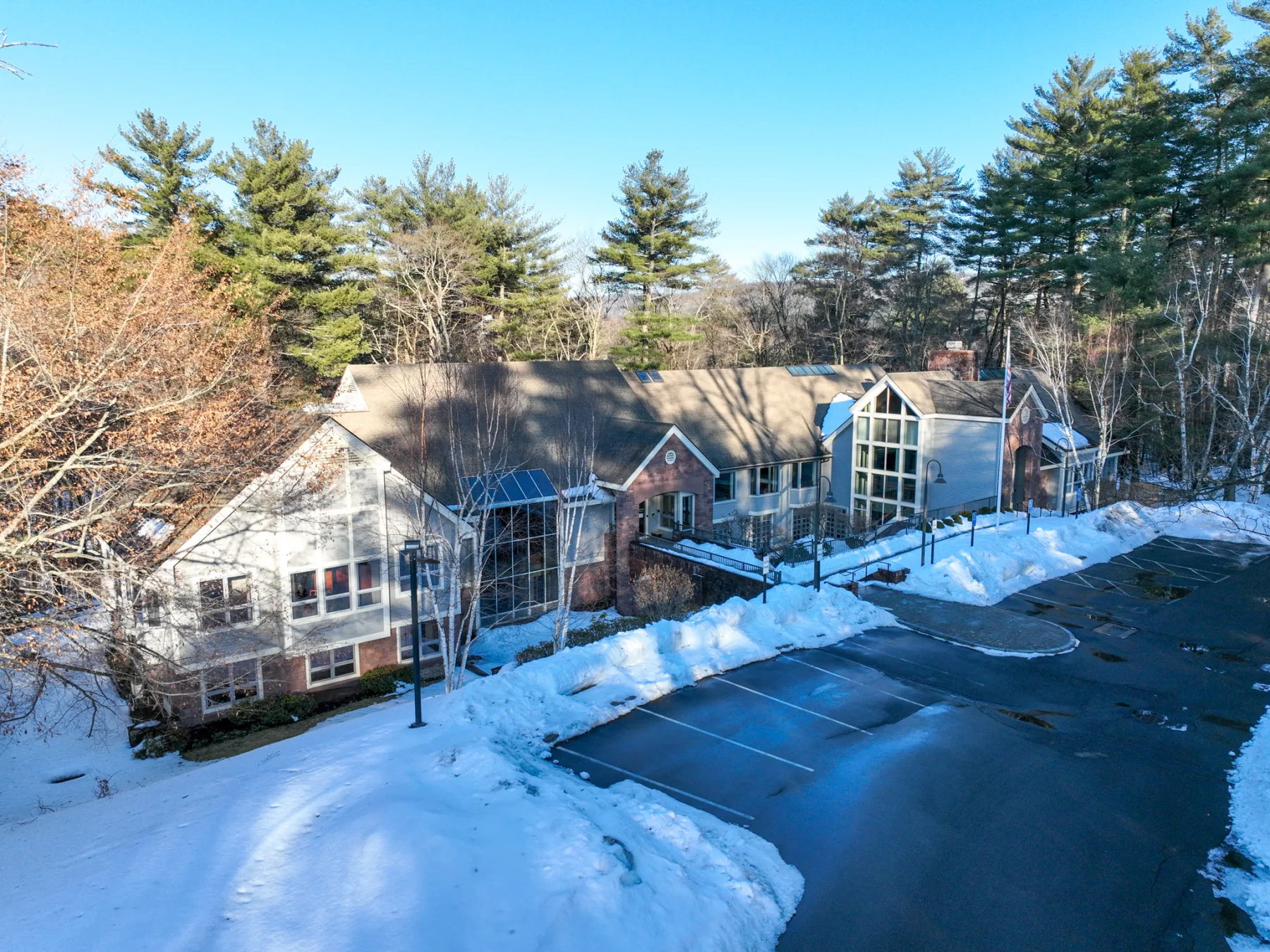 10 Mill Pond Lane, Simsbury
